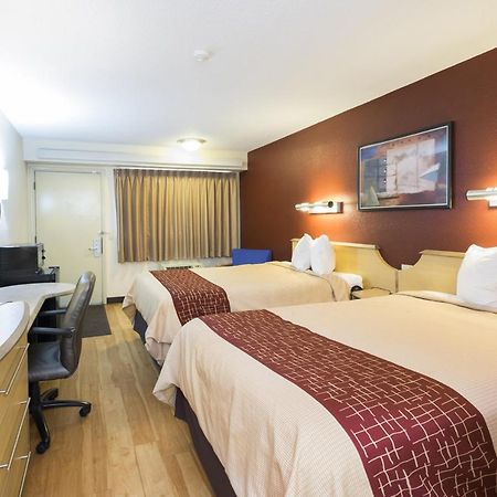 Red Roof Inn Cincinnati - Шарънвил Екстериор снимка