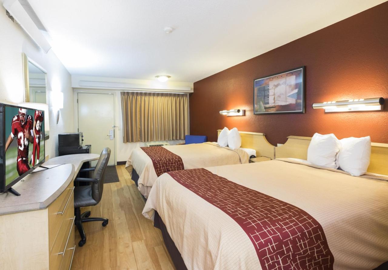 Red Roof Inn Cincinnati - Шарънвил Екстериор снимка