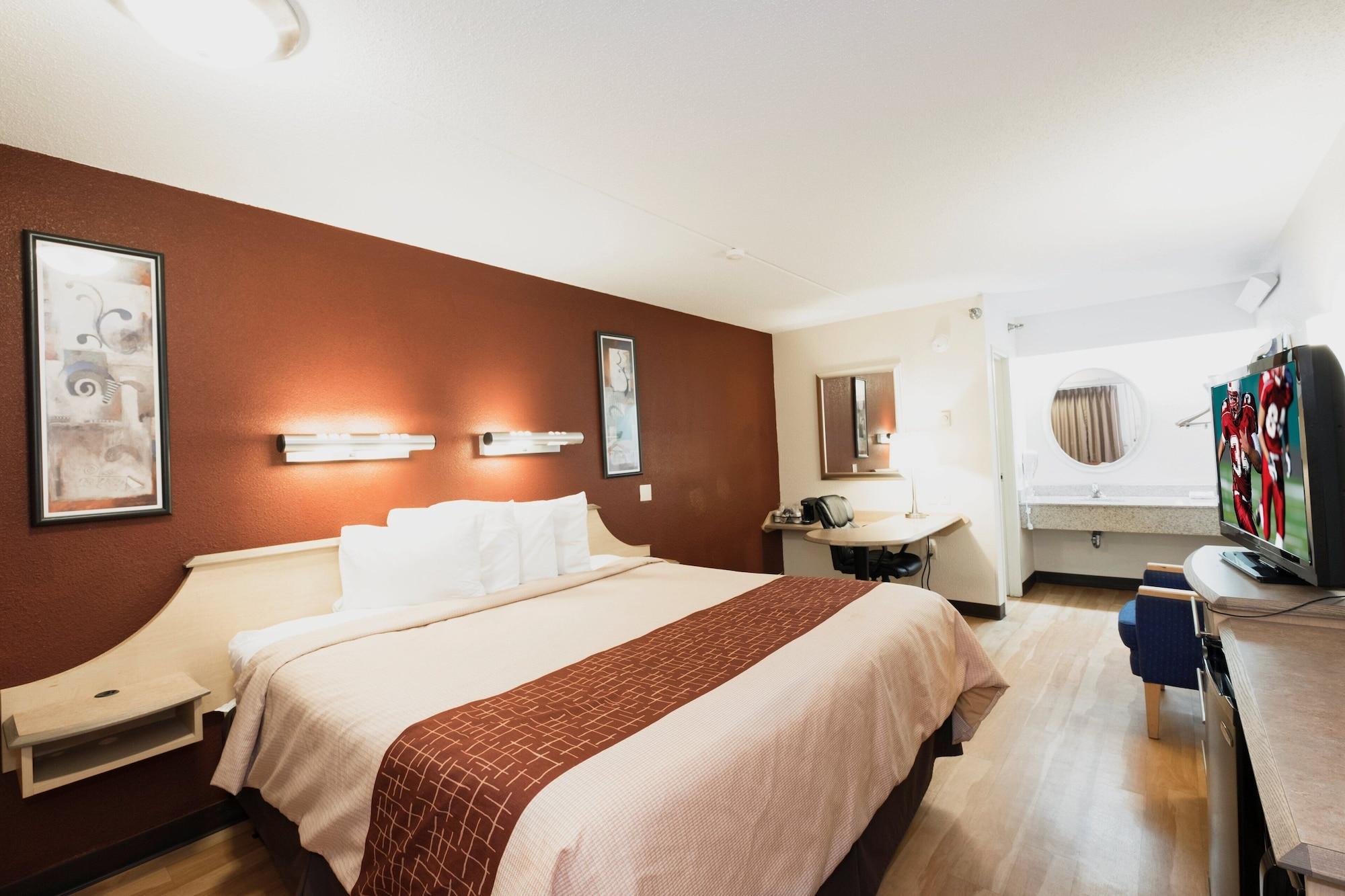 Red Roof Inn Cincinnati - Шарънвил Екстериор снимка