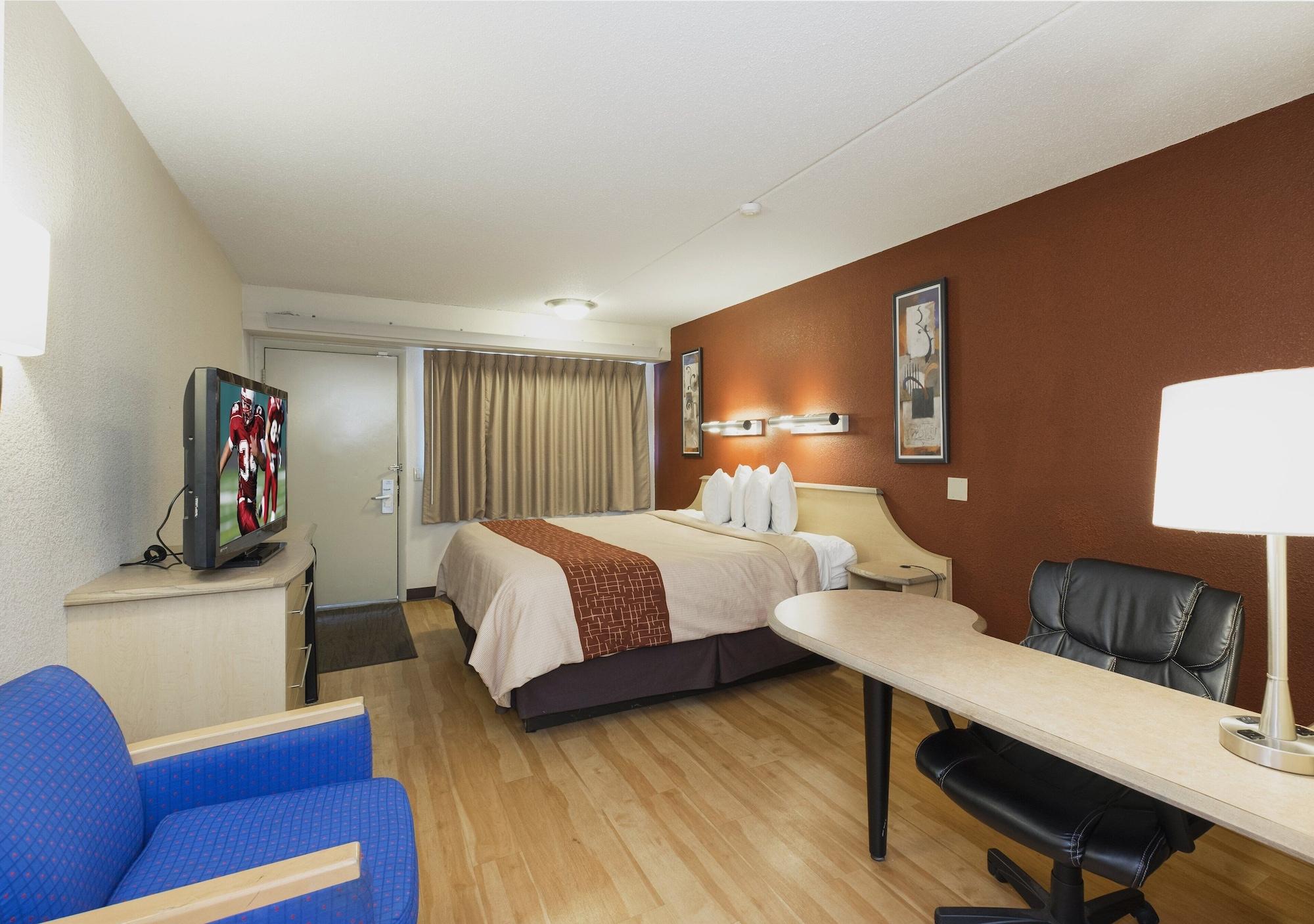 Red Roof Inn Cincinnati - Шарънвил Екстериор снимка