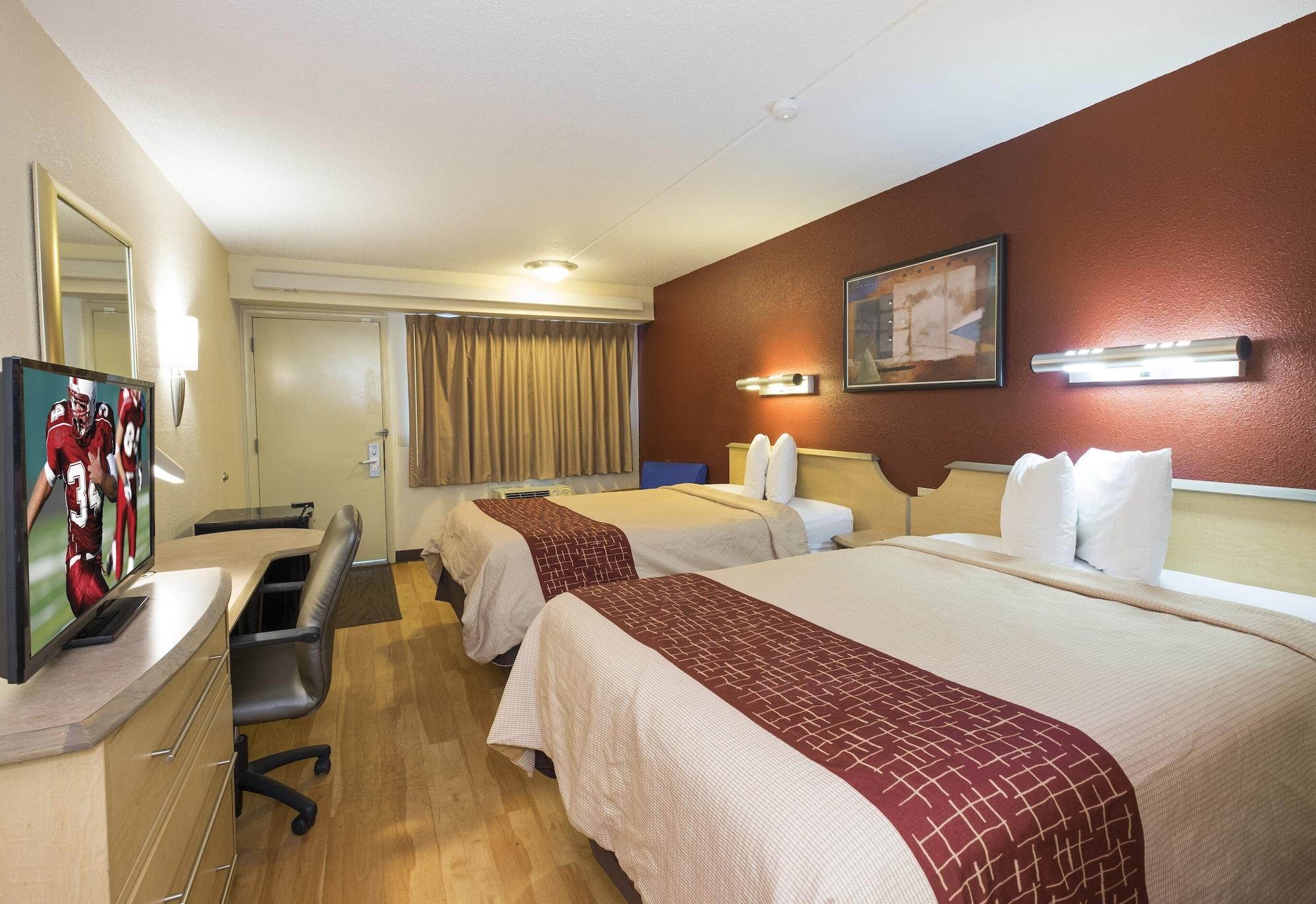 Red Roof Inn Cincinnati - Шарънвил Екстериор снимка